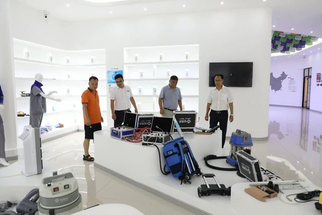 中國科學院專家參觀乾港集團